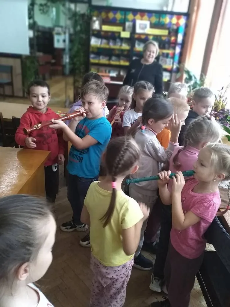 Познавательный час "Краски осени"
