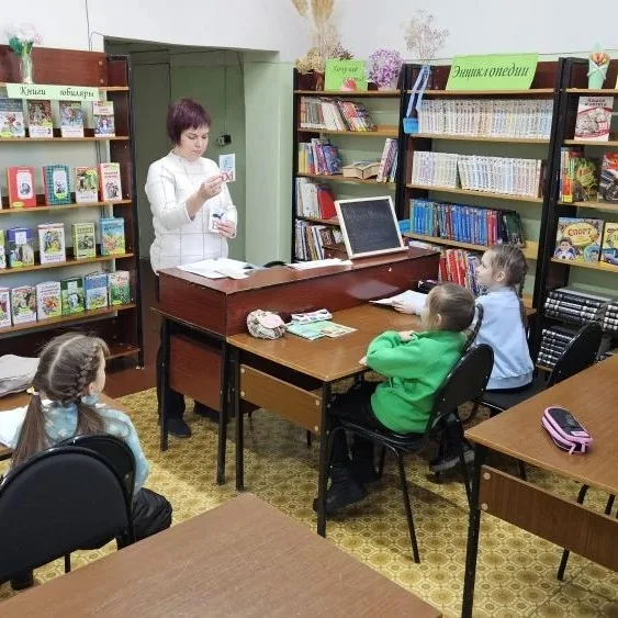 Беседа «Моя семья дома» в кружке «Веселые друзья».