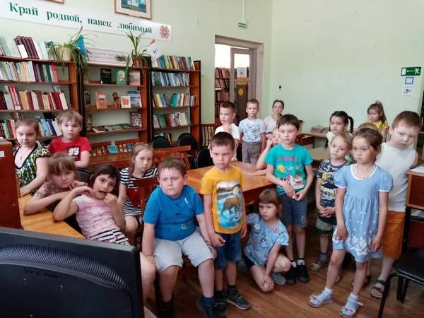 Необычные праздники мая